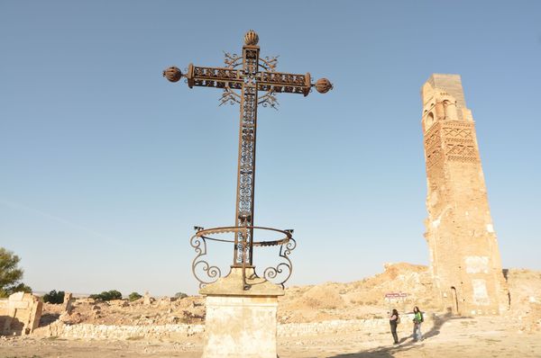 貝爾其德(Belchite)舊村廢墟中佛朗哥建的十字架，這裡是佛朗哥支持者每年集會的重要地點，歷史記憶法通過後這樣的紀念獨裁者的集會都是違法的。