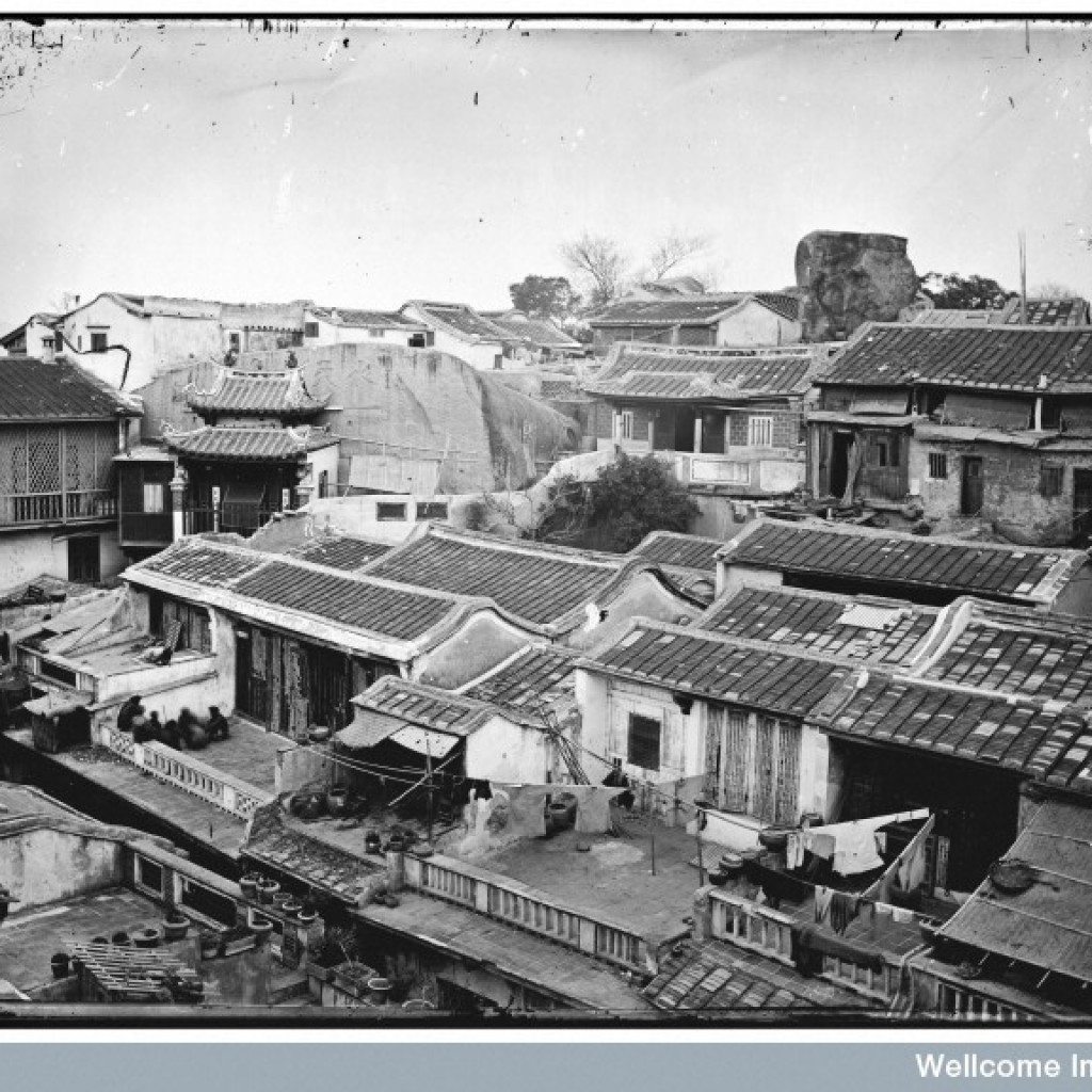 L0055829 Amoy, Fukien province, China. Credit: Wellcome Library, London. Wellcome Images images@wellcome.ac.uk http://wellcomeimages.org Amoy, Fukien province, China. Photograph by John Thomson, 1870/1871. 1870 By: J. ThomsonPublished:  -  Copyrighted work available under Creative Commons Attribution only licence CC BY 4.0 http://creativecommons.org/licenses/by/4.0/