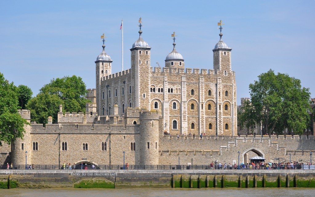 中世紀時代，不少城堡被用作監獄，包括倫敦塔。