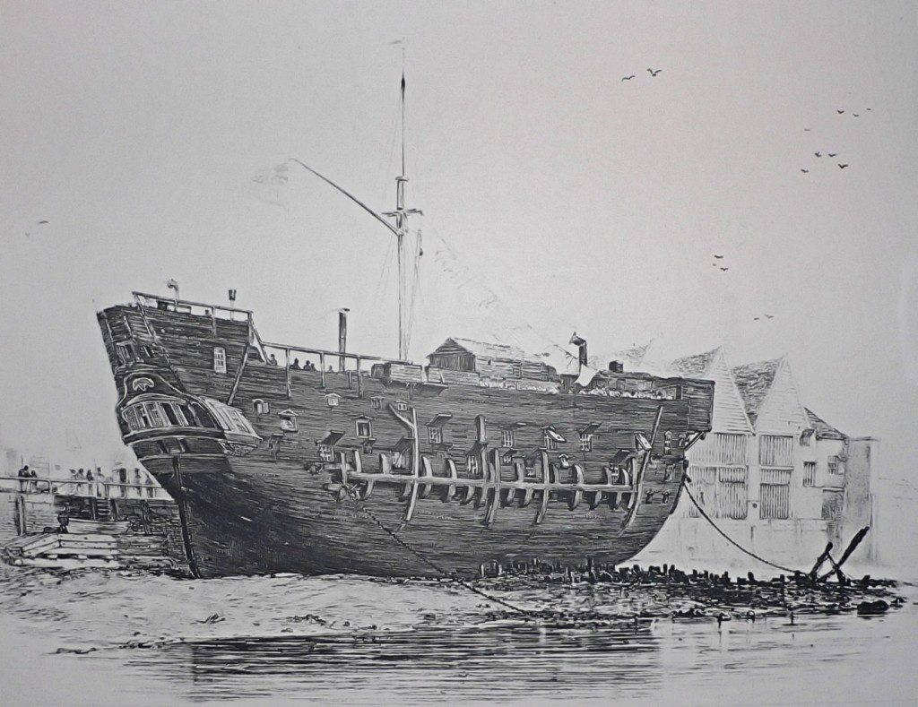十六世紀時，一些船隻被用作囚船來囚禁犯人，然而船倉內的環境相當惡劣。