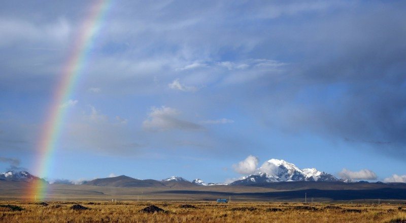 玻利維亞蘊藏豐富的礦產，卻是拉美最貧窮的國家之一，甚至還被戲稱為「金座上的乞丐」。（AP）