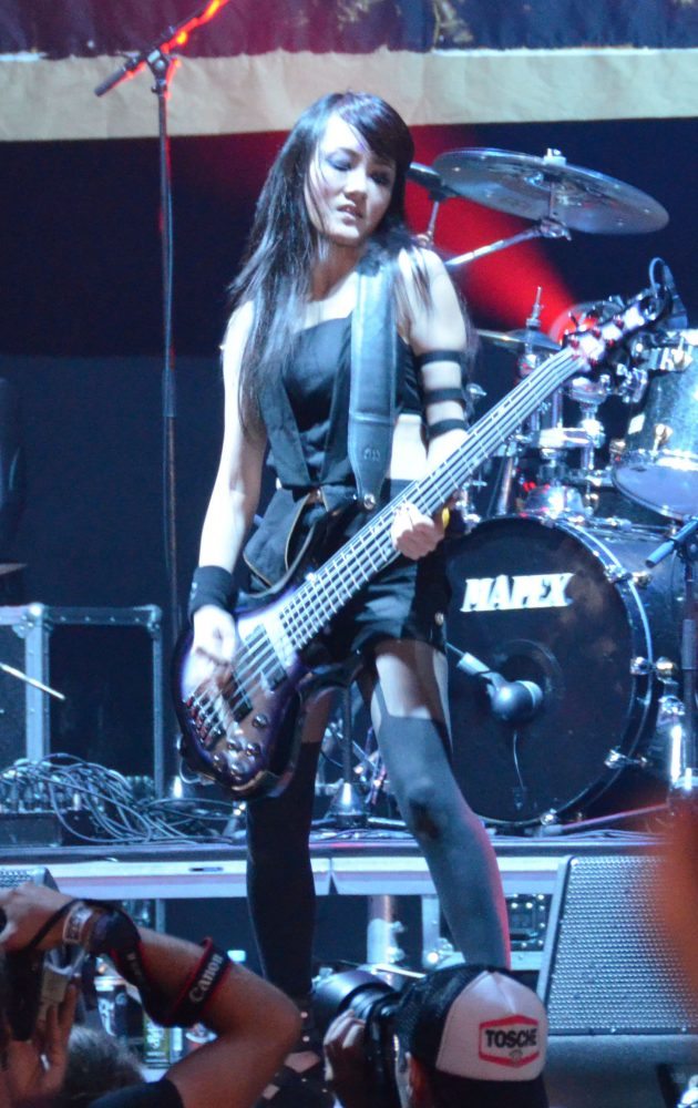 當時的「全國搖滾聯盟」的成員 Doris ，也就是閃靈樂團現任團長葉湘怡。