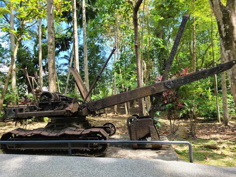 山打根紀念公園內的挖土機