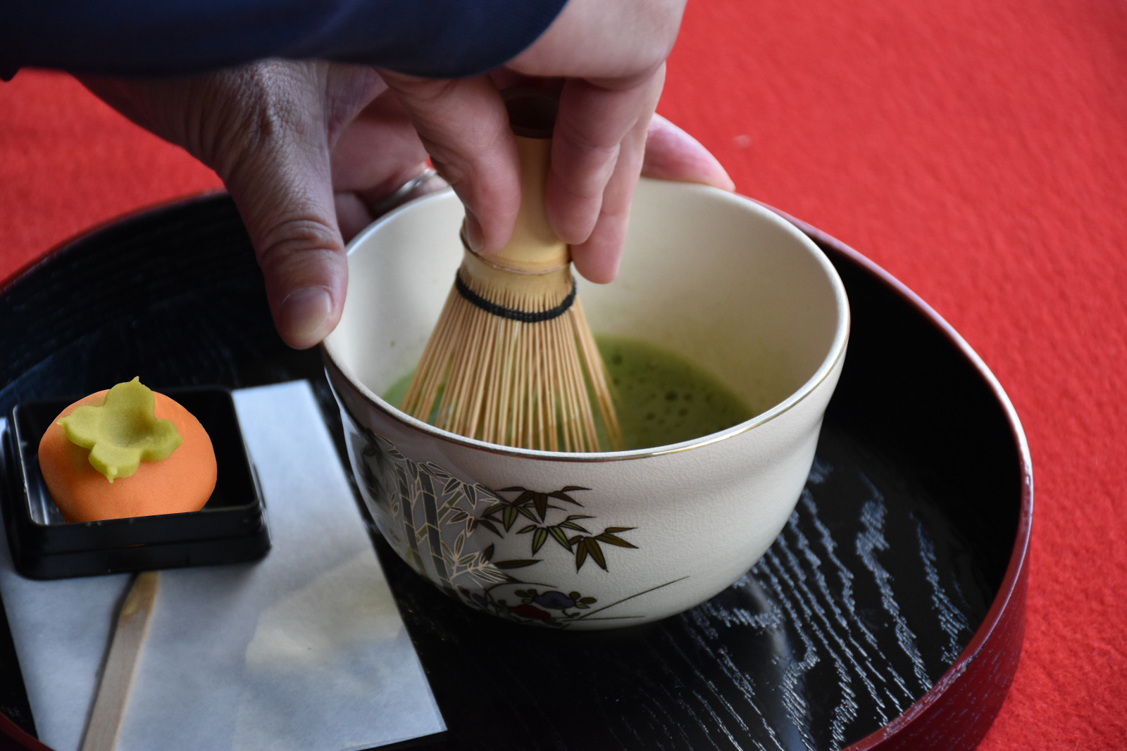 一具茶碗抵得上一座城：連戰國大名都瘋狂的茶器狂熱，到底有什麼隱藏魅力？