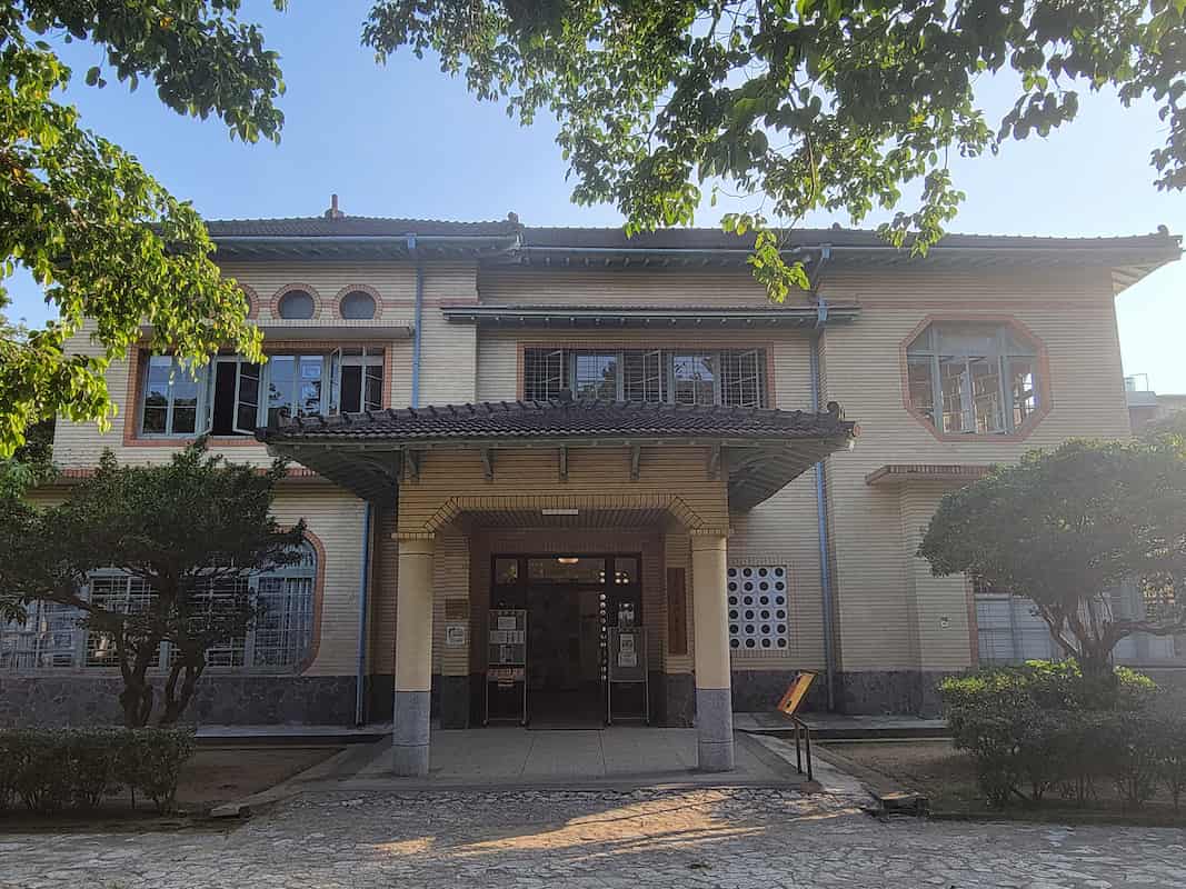 台湾「臺南市的古蹟」楊仁江 台南市政府 　写真資料集 把歷史放口袋，四季皆宜的旅行提案：來去逛逛臺南建築吧！